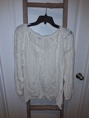 Old Navy Cream Eyelet Peasant Tunic with Tassels